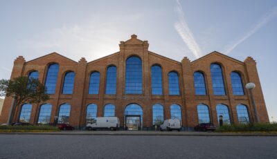 <b>Tipo:</b> Alquiler de Oficina Edificio LA AZUCARERA